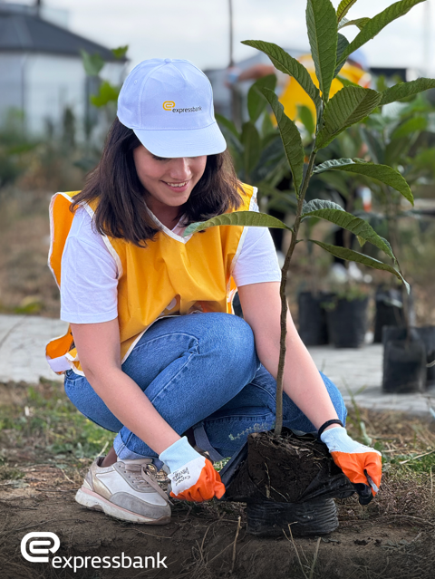 "Expressbank" Ağdamda “Zəfər naminə” ağacəkmə aksiyası keçirib - FOTOLAR